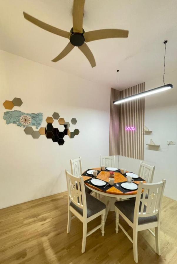 Вілла Demuji 4Br 10Pax 3Min To Ecm Kcm, Ps4 Куантан Екстер'єр фото